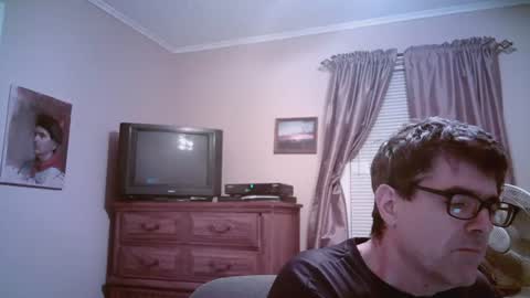 Snapshot of mikewulds chatting on 07/08/26, 01:54 Mike online show from 07/08/26, 01:54