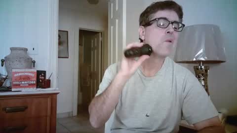Snapshot of mikewulds chatting on 07/19/26, 01:26 Mike online show from 07/19/26, 01:26