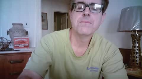 Snapshot of mikewulds chatting on 07/25/26, 01:08 Mike online show from 07/25/26, 01:08