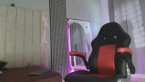 Snapshot of mikey_banji chatting on 10/08/25, 01:20 mikey_banji online show from 10/08/25, 01:20