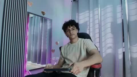 Snapshot of mikey_banji chatting on 11/17/25, 01:28 mikey_banji online show from 11/17/25, 01:28