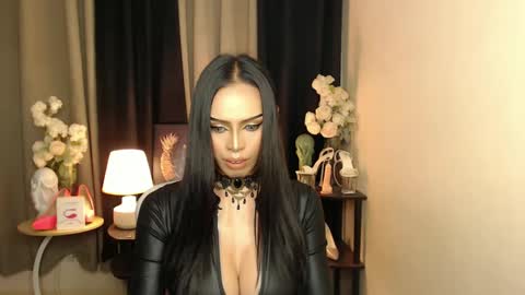 Mistress MikeyAlawi online show from 01/31/25, 11:46
