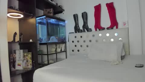 Mikeylla Cour online show from 03/18/26, 03:09