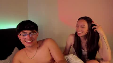 Snapshot of mikeyvioleta chatting on 01/28/25, 09:29 VIOLETAMIKE online show from 01/28/25, 09:29