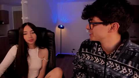 Snapshot of mikeyvioleta chatting on 11/22/25, 08:52 VIOLETAMIKE online show from 11/22/25, 08:52