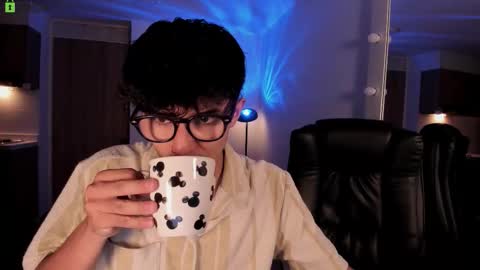 VIOLETAMIKE online show from 02/15/26, 08:57