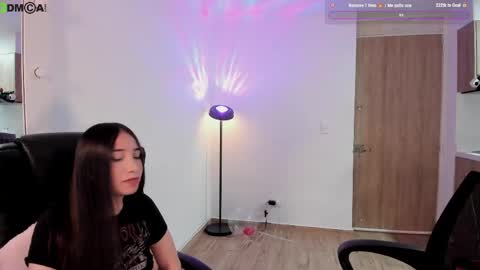VIOLETAMIKE online show from 04/29/26, 09:24
