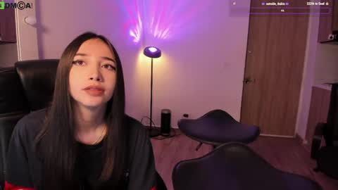 VIOLETAMIKE online show from 05/26/26, 10:33