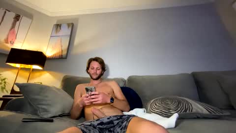 mikeywhite123 online show from 01/03/25, 03:49