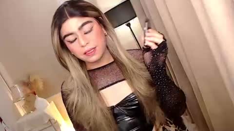 Theresa Luna online show from 10/21/25, 05:35