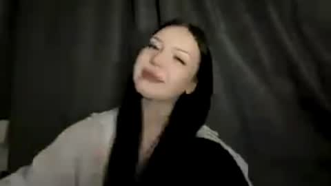 Mia online show from 05/27/26, 03:31