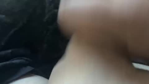 Snapshot of mikke332 chatting on 10/17/25, 11:46 mikke332 online show from 10/17/25, 11:46