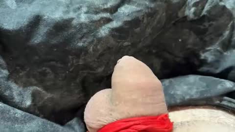 Snapshot of mikke332 chatting on 11/30/25, 04:00 mikke332 online show from 11/30/25, 04:00