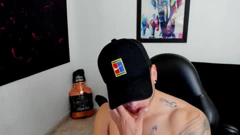 MIKKE online show from 10/04/25, 03:21