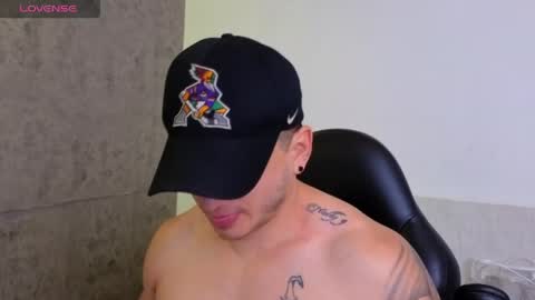 Snapshot of mikke_love chatting on 05/04/26, 02:35 MIKKE online show from 05/04/26, 02:35
