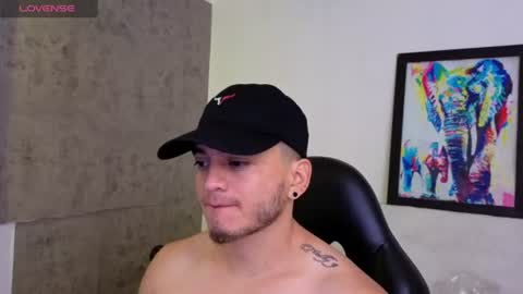 Snapshot of mikke_love chatting on 06/19/26, 03:05 MIKKE online show from 06/19/26, 03:05