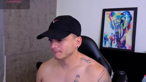 Snapshot of mikke_love chatting on 08/03/26, 04:00 MIKKE online show from 08/03/26, 04:00