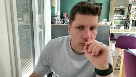 miklp8463 online show from 06/03/26, 11:24
