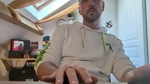 Snapshot of mikmik91 chatting on 01/09/25, 02:29 mikmik91 online show from 01/09/25, 02:29