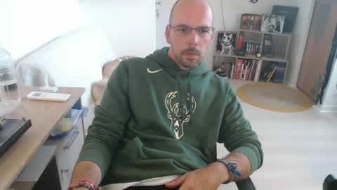 Snapshot of mikmik91 chatting on 09/12/25, 08:58 mikmik91 online show from 09/12/25, 08:58