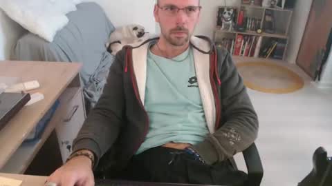 Snapshot of mikmik91 chatting on 10/08/25, 09:07 mikmik91 online show from 10/08/25, 09:07