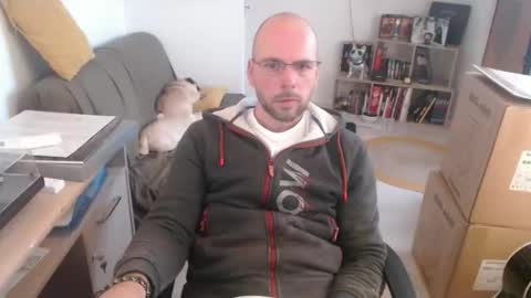 Snapshot of mikmik91 chatting on 11/28/25, 11:13 mikmik91 online show from 11/28/25, 11:13