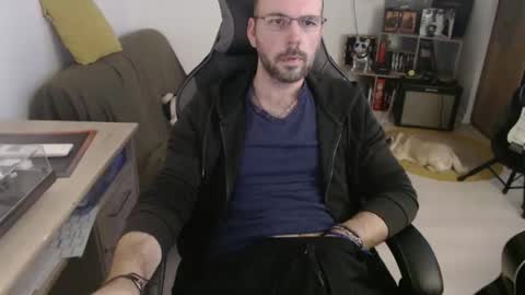 Snapshot of mikmik91 chatting on 02/13/26, 04:36 mikmik91 online show from 02/13/26, 04:36