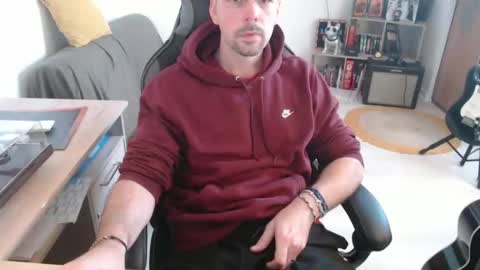 Snapshot of mikmik91 chatting on 02/17/26, 10:56 mikmik91 online show from 02/17/26, 10:56