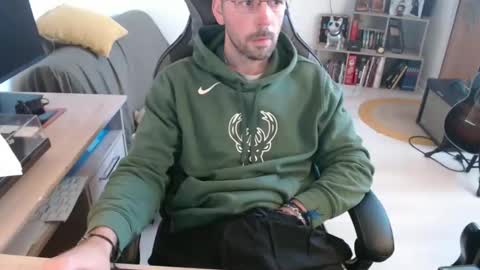 Snapshot of mikmik91 chatting on 03/03/26, 11:05 mikmik91 online show from 03/03/26, 11:05