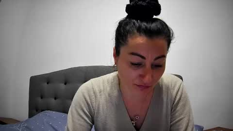 Mikyloveu online show from 02/09/25, 04:50