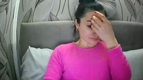 Mikyloveu online show from 10/16/25, 05:03