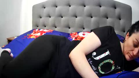 Mikyloveu online show from 04/06/26, 02:51