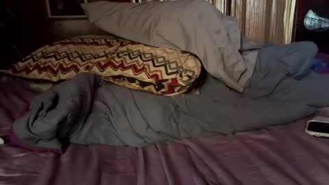 Snapshot of mil8207 chatting on 11/11/25, 06:08 mil8207 online show from 11/11/25, 06:08