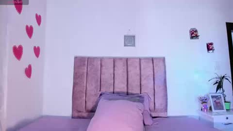 mila_1wood online show from 09/26/25, 01:04