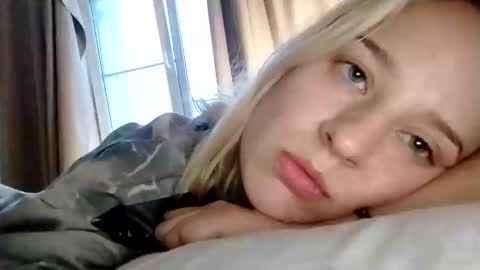 Mila 420 online show from 10/27/25, 12:20