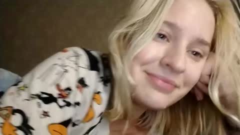 Mila 420 online show from 12/19/25, 11:45