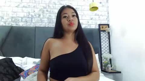 mila_adamss online show from 01/20/25, 11:24