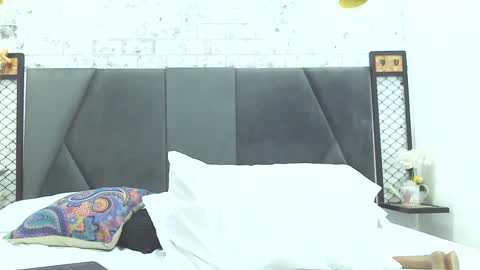 mila_adamss online show from 02/04/25, 08:38