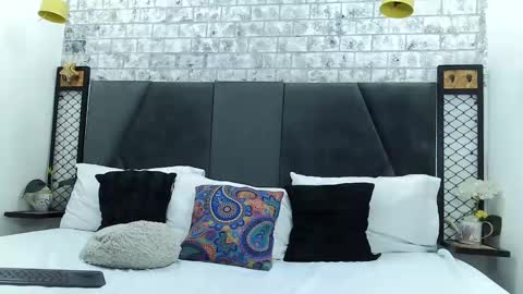 mila_adamss online show from 03/12/25, 10:48