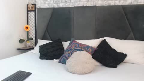 mila_adamss online show from 10/05/25, 10:13