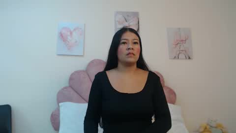 mila_adamss online show from 04/27/26, 11:08