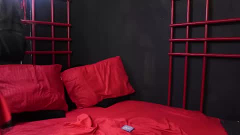 Snapshot of mila_and_nia chatting on 11/22/25, 04:00 Mila and Nia online show from 11/22/25, 04:00