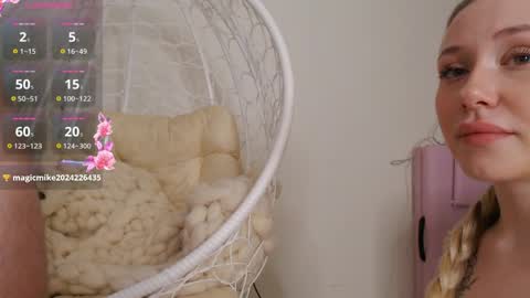 mila_bananaa online show from 04/11/26, 12:15