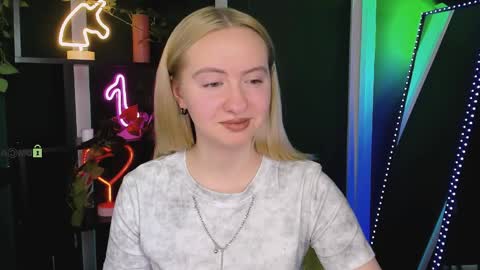 mila_glow online show from 05/14/26, 07:31