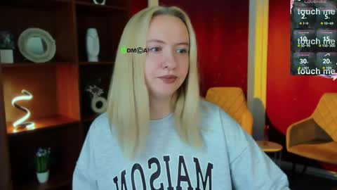 mila_glow online show from 05/19/26, 06:47