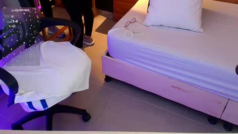 Snapshot of mila_kiitty chatting on 02/11/25, 11:21 Milena online show from 02/11/25, 11:21