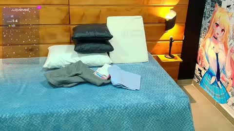 Snapshot of mila_kiitty chatting on 02/22/25, 10:51 Milena online show from 02/22/25, 10:51