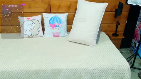 Snapshot of mila_kiitty chatting on 02/23/25, 11:11 Milena online show from 02/23/25, 11:11