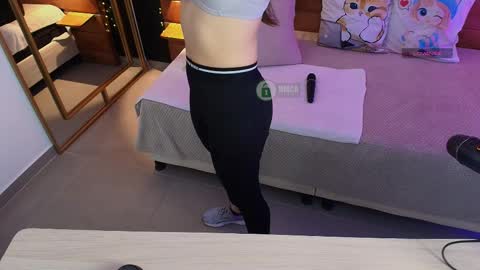 Snapshot of mila_kiitty chatting on 09/12/25, 10:59 Milena online show from 09/12/25, 10:59