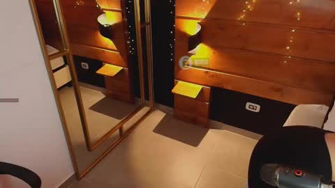 Snapshot of mila_kiitty chatting on 09/30/25, 11:15 Milena online show from 09/30/25, 11:15